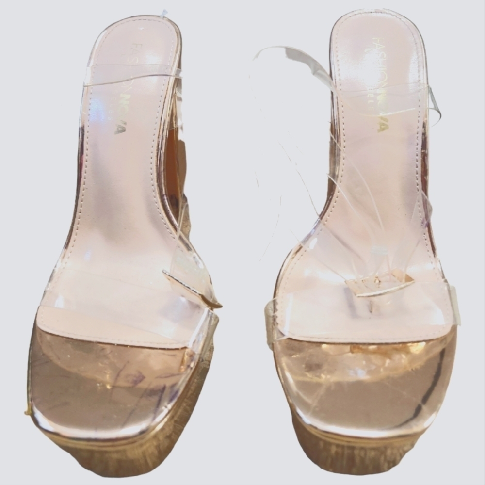 FASHION NOVA  platform high heel sandals rose gold with clear straps sz 9